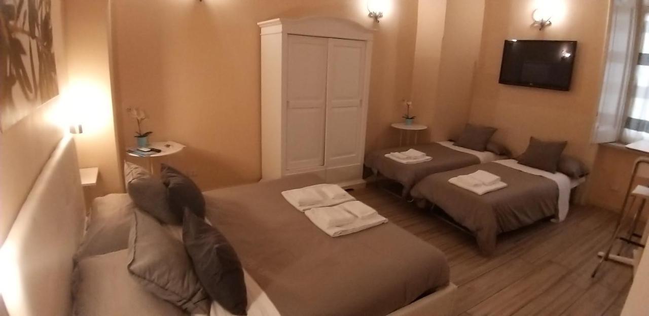 Bed and Breakfast Da Polly A Piazza Amedeo Neapol Exteriér fotografie