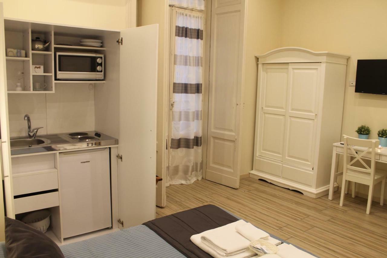 Bed and Breakfast Da Polly A Piazza Amedeo Neapol Exteriér fotografie